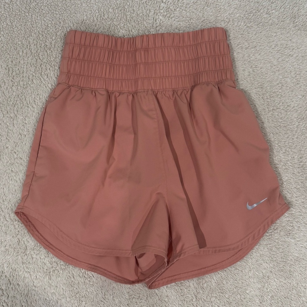 High waisted Nike running shorts - dusty rose